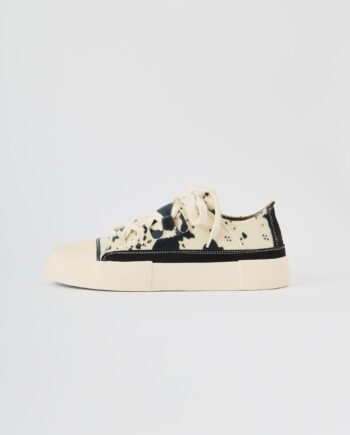 Tarmac Studio Stars Cow 36