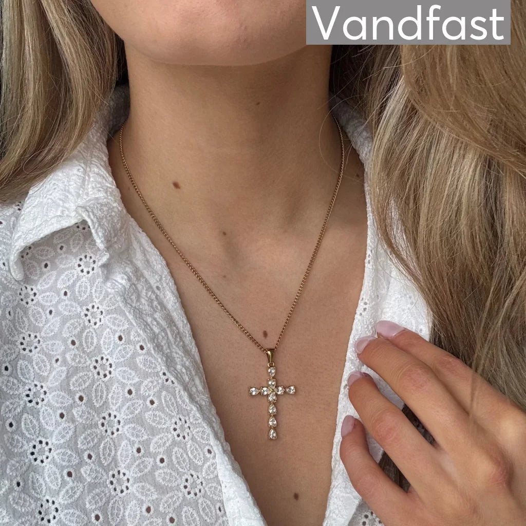 Annebrauner Lucia Cross Halskæde 18k Guldbelagt