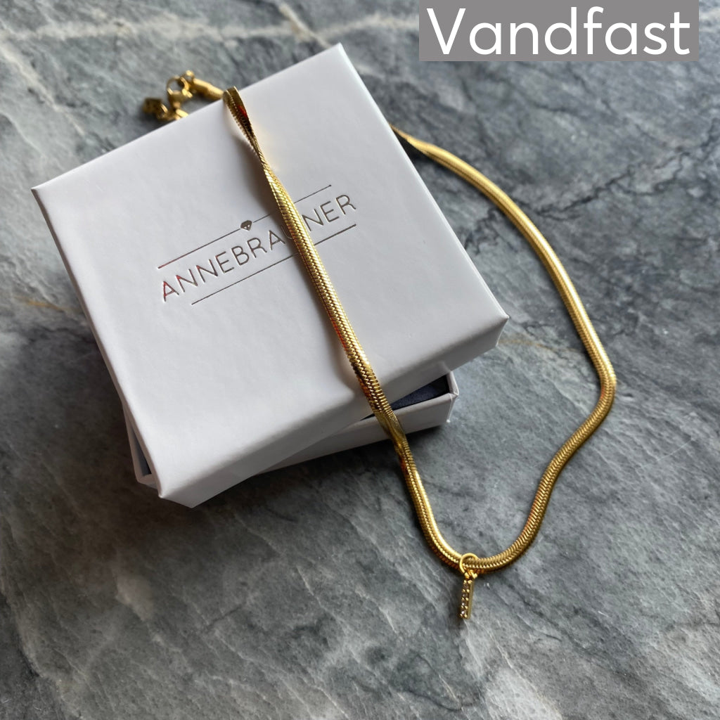 Annebrauner Snake Letter Halskæde 18k Guldbelagt