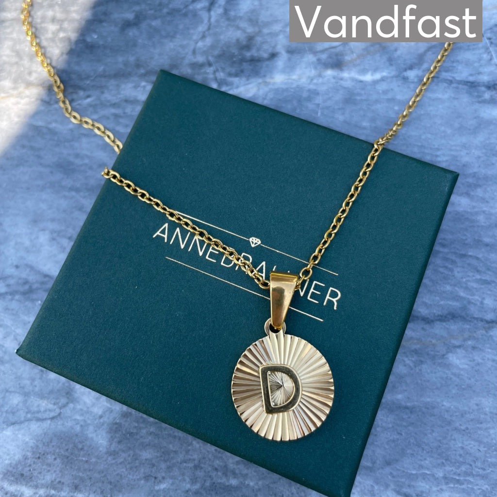 Annebrauner Sun Burst Letter Halskæde 18k Guldbelagt