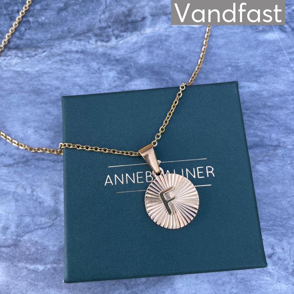 Annebrauner Sun Burst Letter Halskæde 18k Guldbelagt