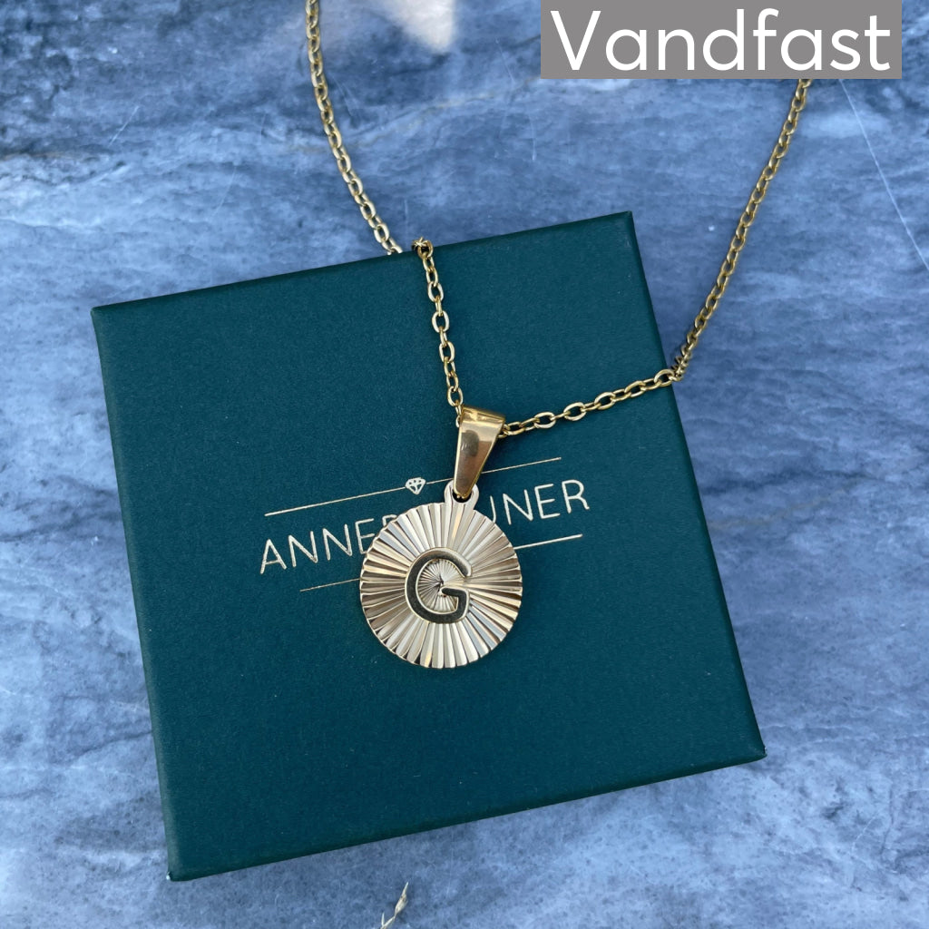 Annebrauner Sun Burst Letter Halskæde 18k Guldbelagt