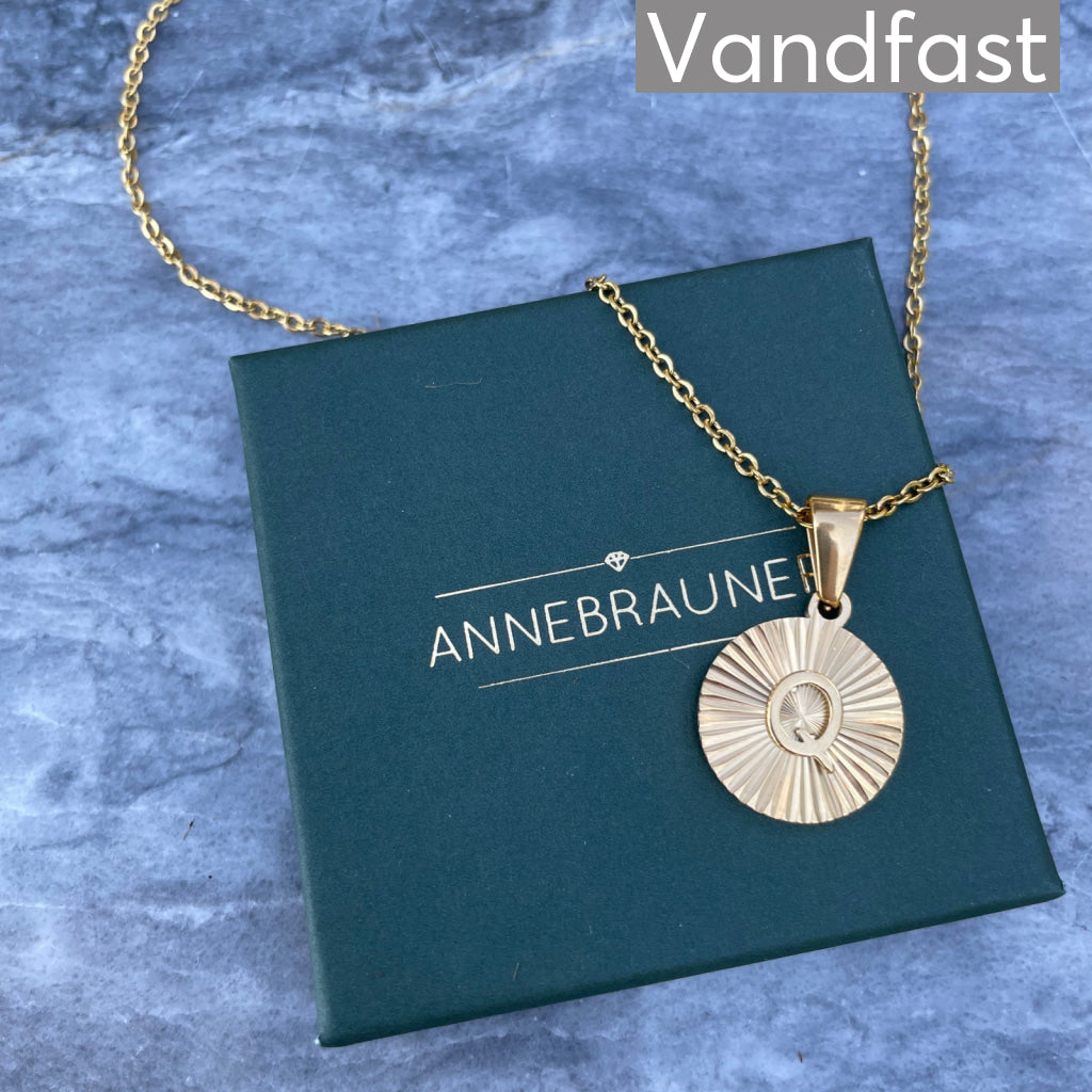 Annebrauner Sun Burst Letter Halskæde 18k Guldbelagt
