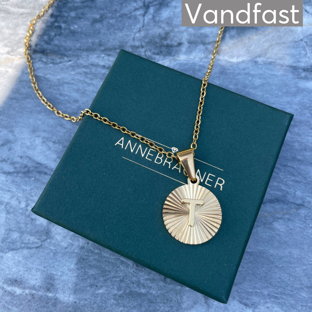 Annebrauner Sun Burst Letter Halskæde 18k Guldbelagt