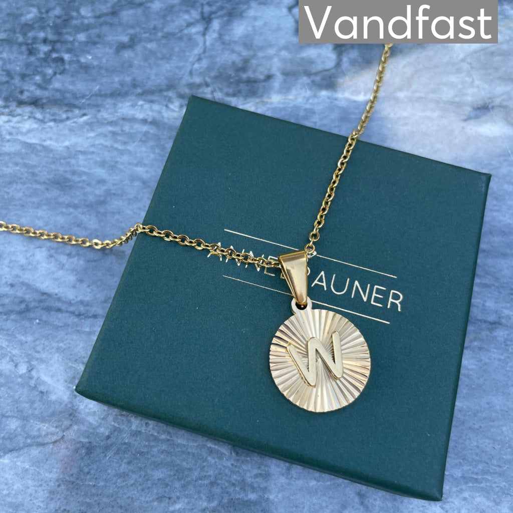 Annebrauner Sun Burst Letter Halskæde 18k Guldbelagt