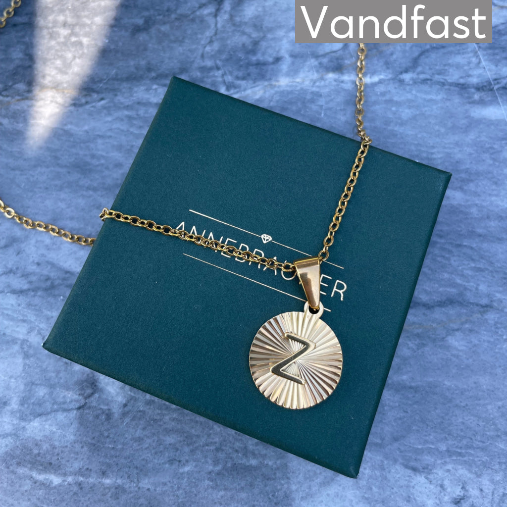 Annebrauner Sun Burst Letter Halskæde 18k Guldbelagt