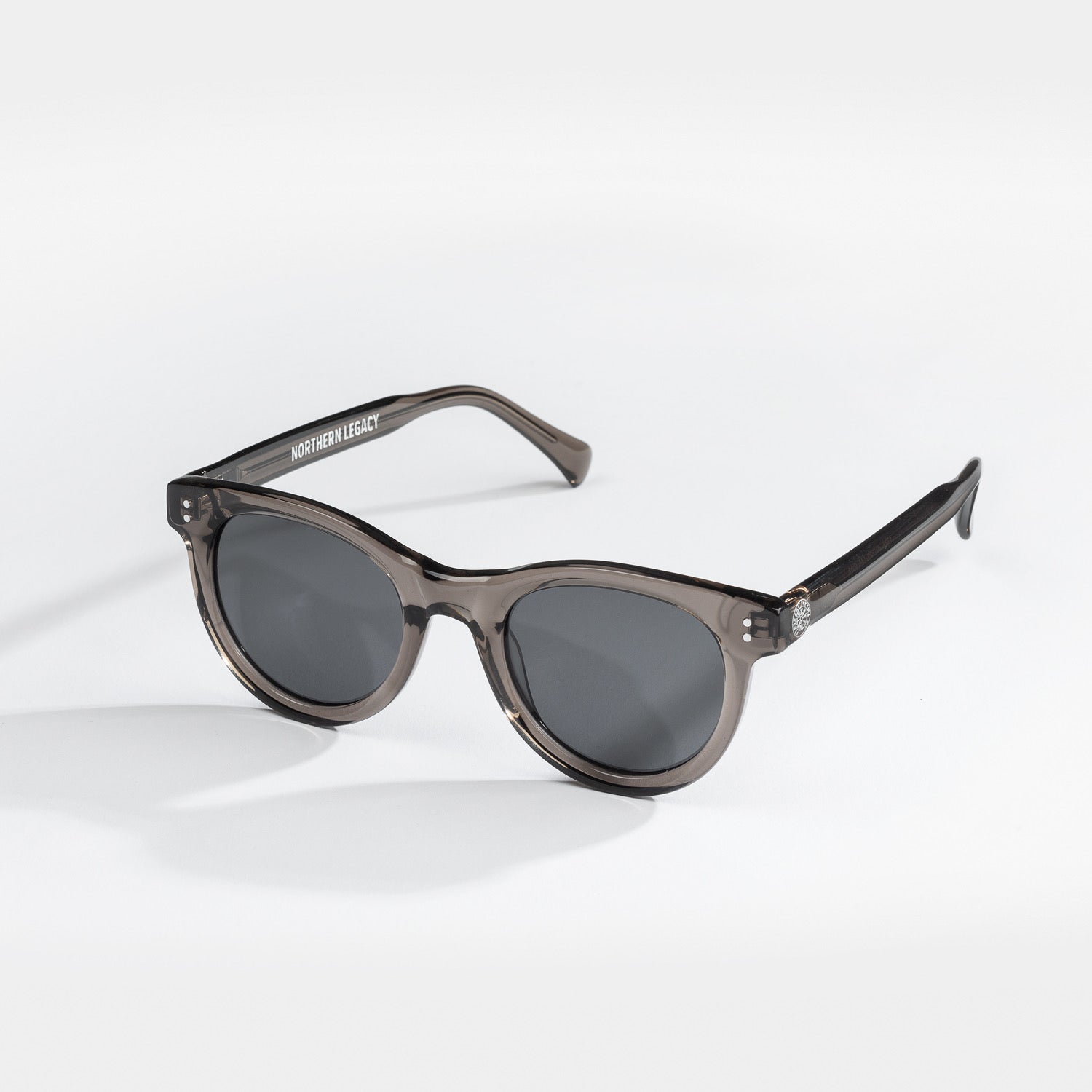 Classic Solbriller Transparent Grey Herre Northern Legacy