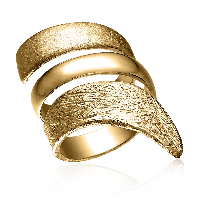 Ring Forgyldt Sølv Med Rå Overflader 56