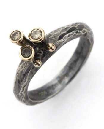 Ring Waldorf Towers 52