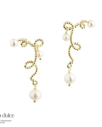 Swirl Love Stud   Golden